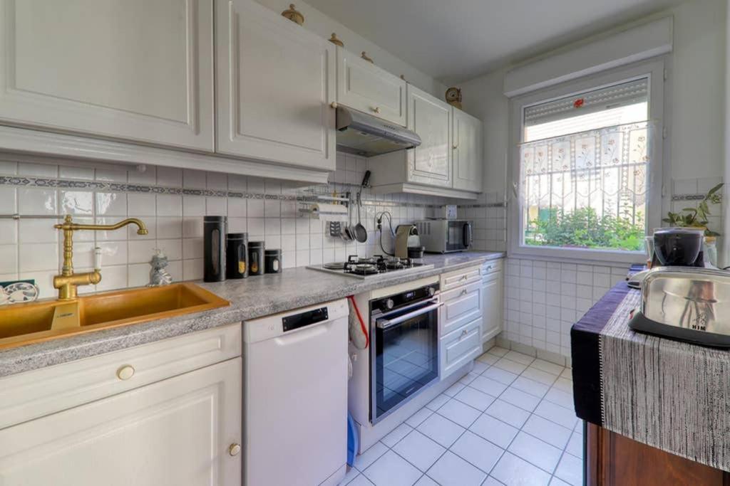 Amilly Park 6 Personnes 2 Chambres Pk Prive En Sous Sol Serris Exterior photo